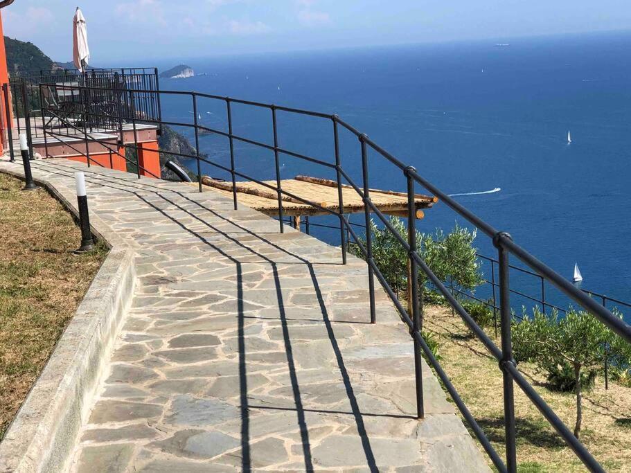 Orangehouse Cinque Terre. Private Parking Villa Riomaggiore Bagian luar foto